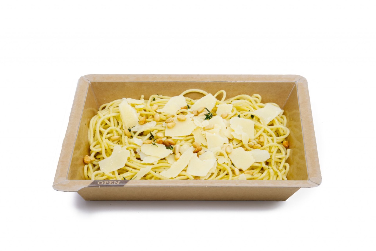 Menüschale Spaghetti „aglio e olio“ mit Parmesan und Pinienkernen